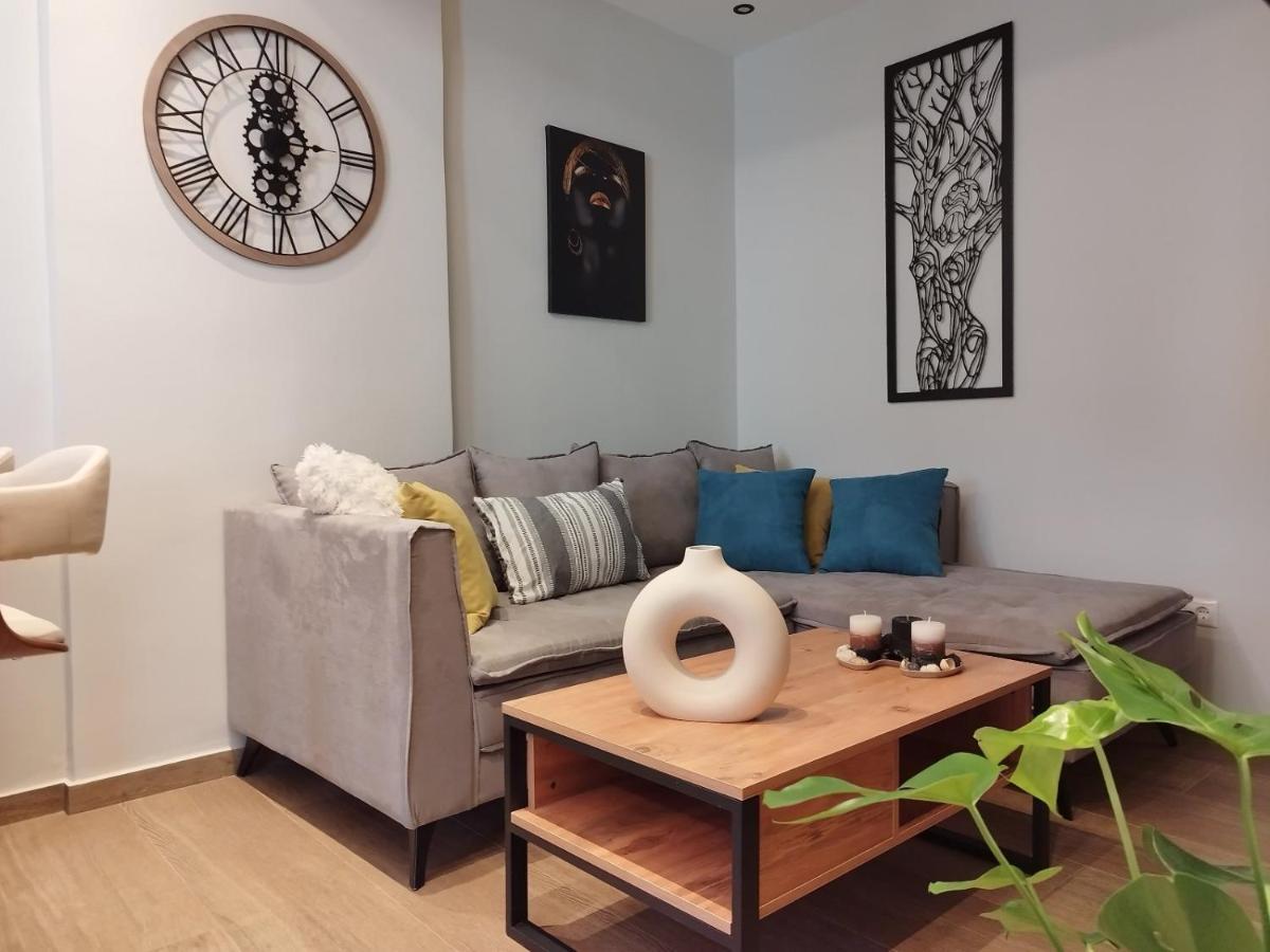 Luxurious Apartment In The Heart Of Town ! Loutraki  Ngoại thất bức ảnh
