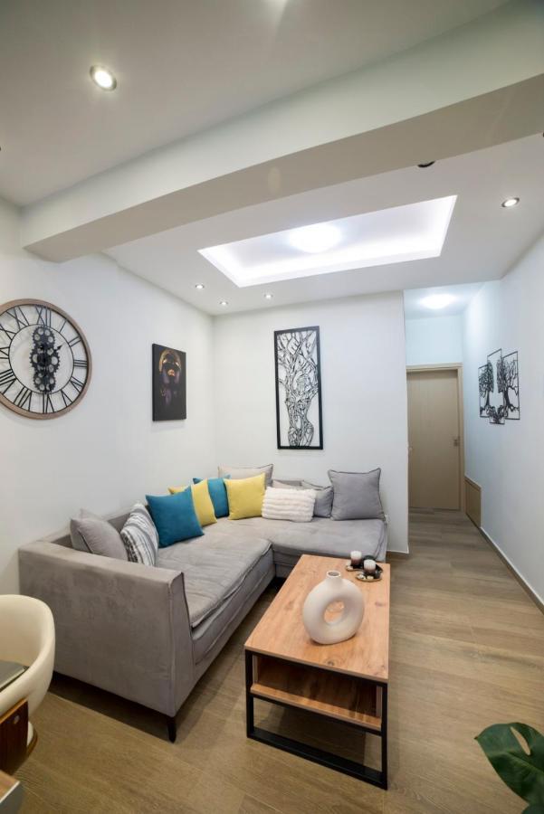 Luxurious Apartment In The Heart Of Town ! Loutraki  Ngoại thất bức ảnh