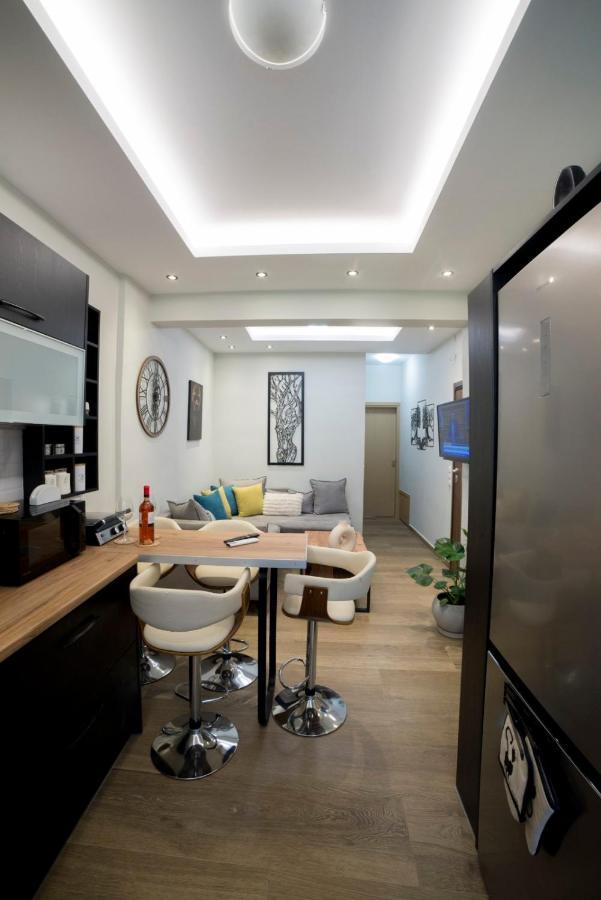 Luxurious Apartment In The Heart Of Town ! Loutraki  Ngoại thất bức ảnh