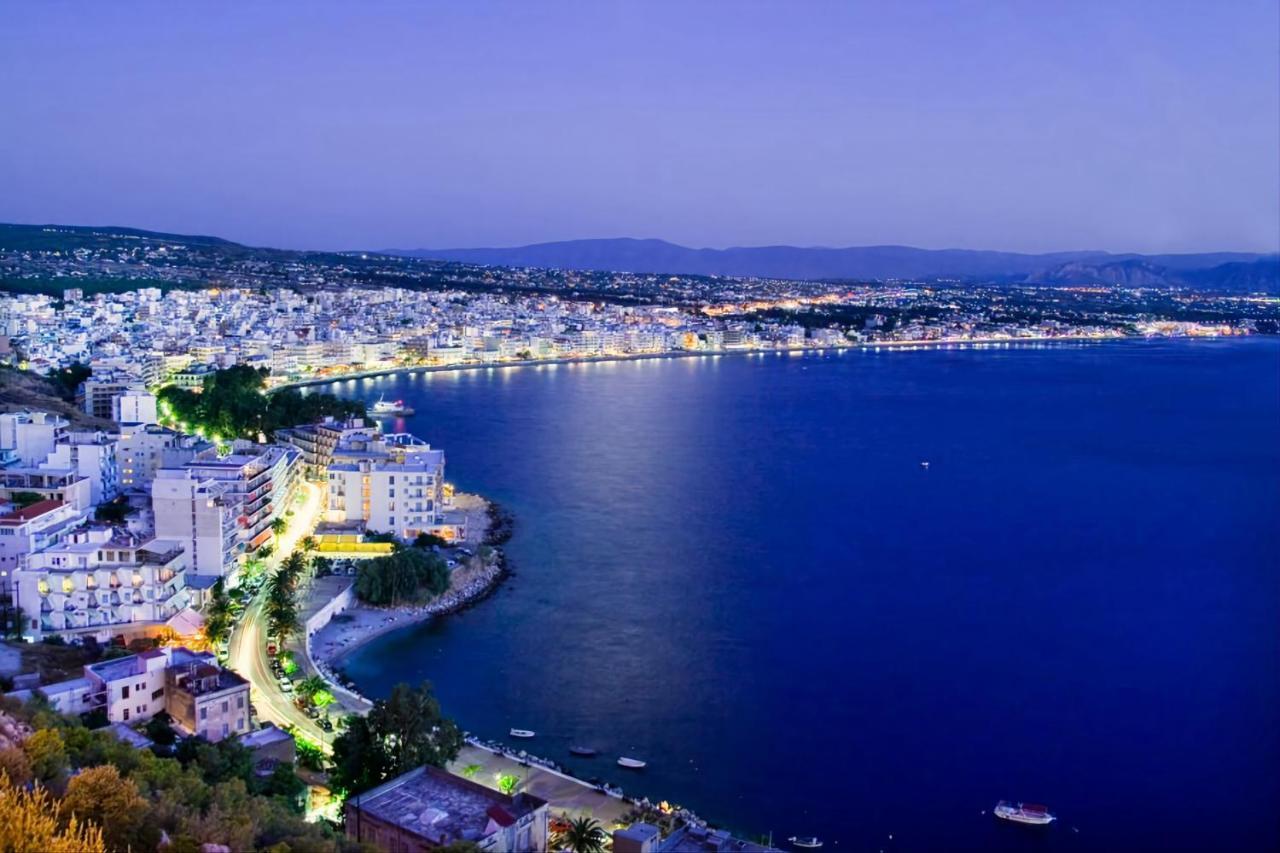 Luxurious Apartment In The Heart Of Town ! Loutraki  Ngoại thất bức ảnh