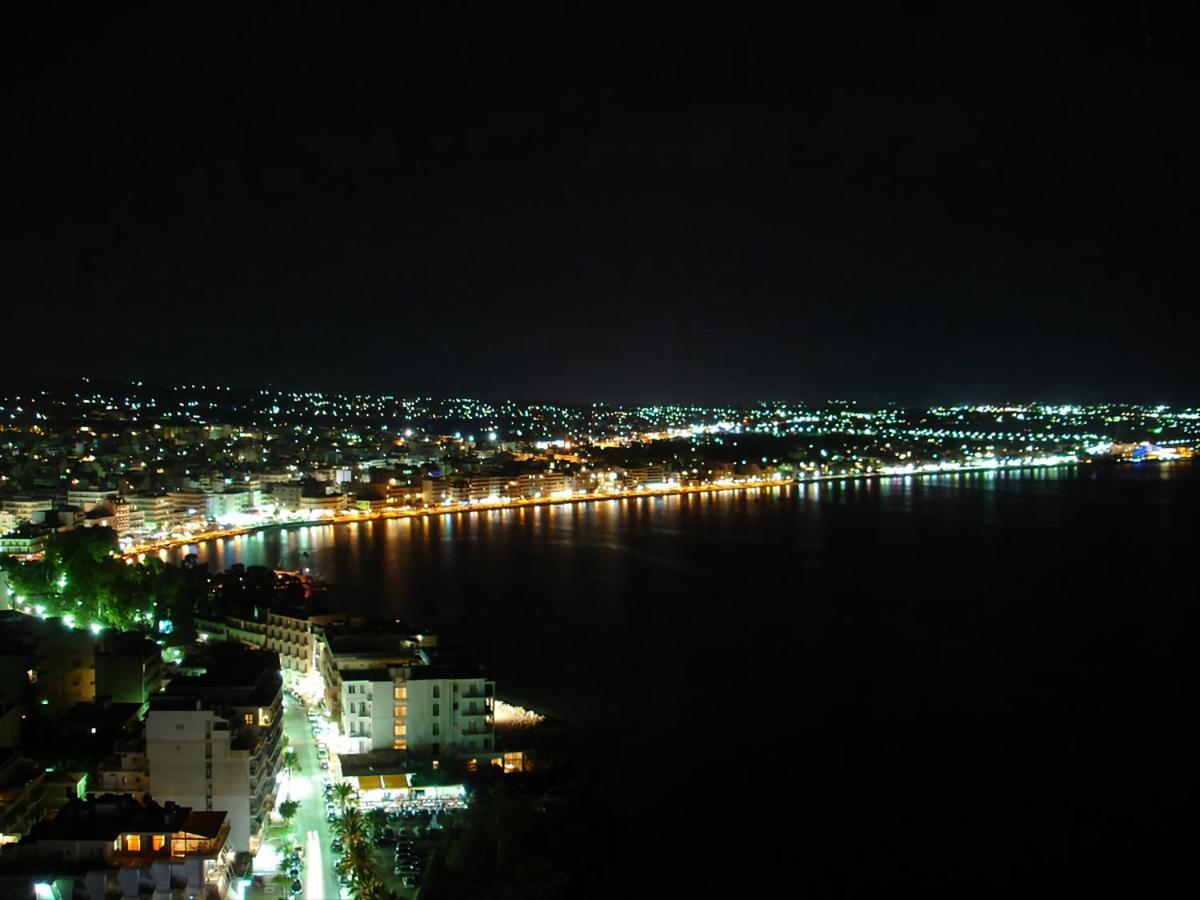 Luxurious Apartment In The Heart Of Town ! Loutraki  Ngoại thất bức ảnh